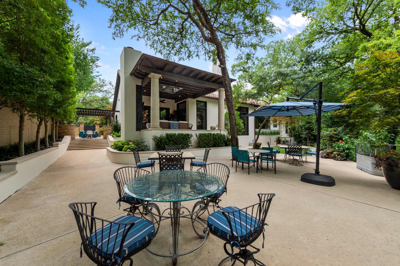 213 Crestwood Drive 