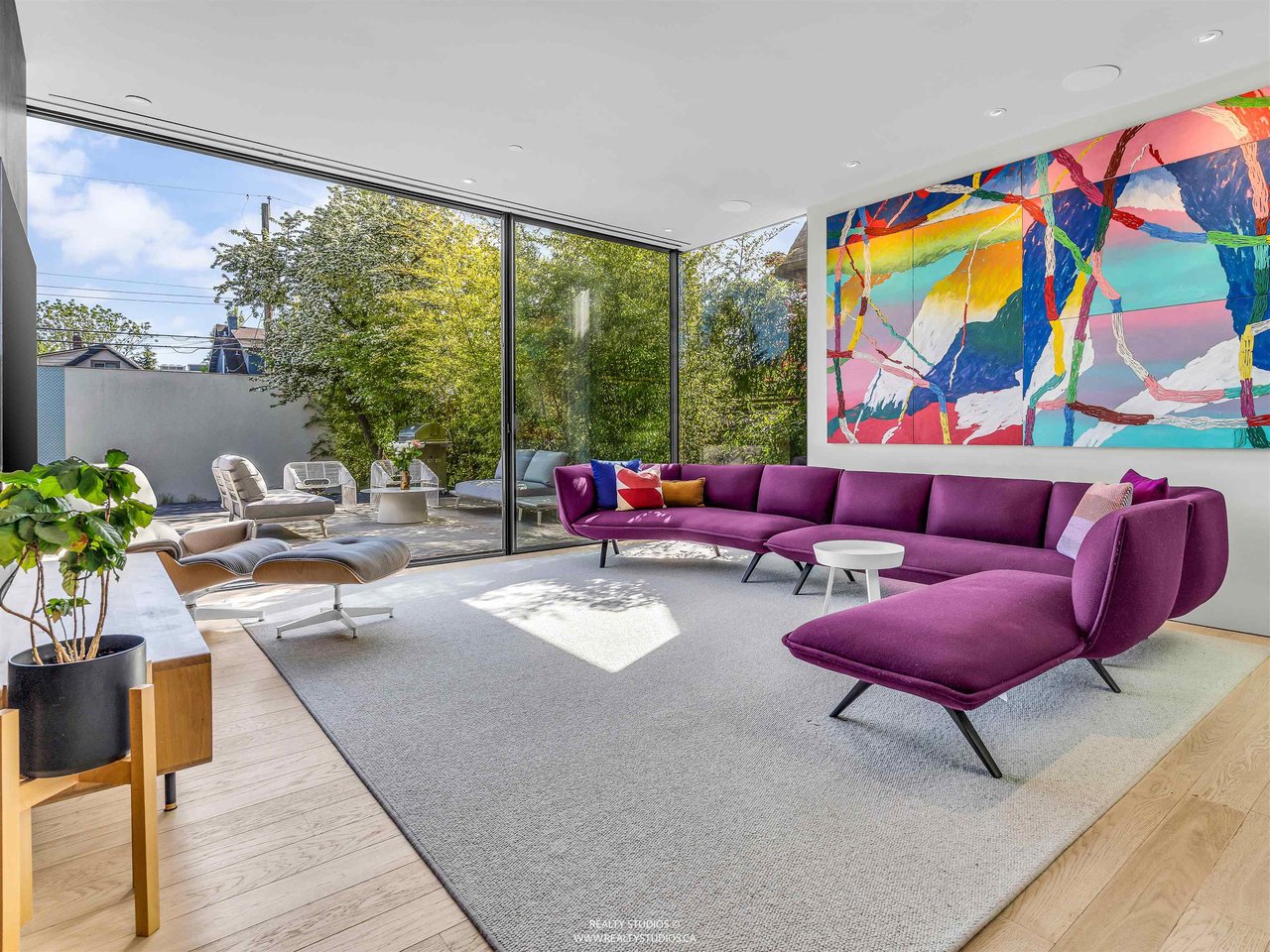 366 W 22nd Ave
