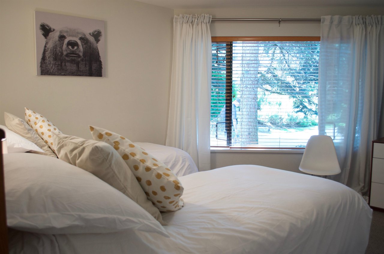 27-4637 Blackcomb Wy
