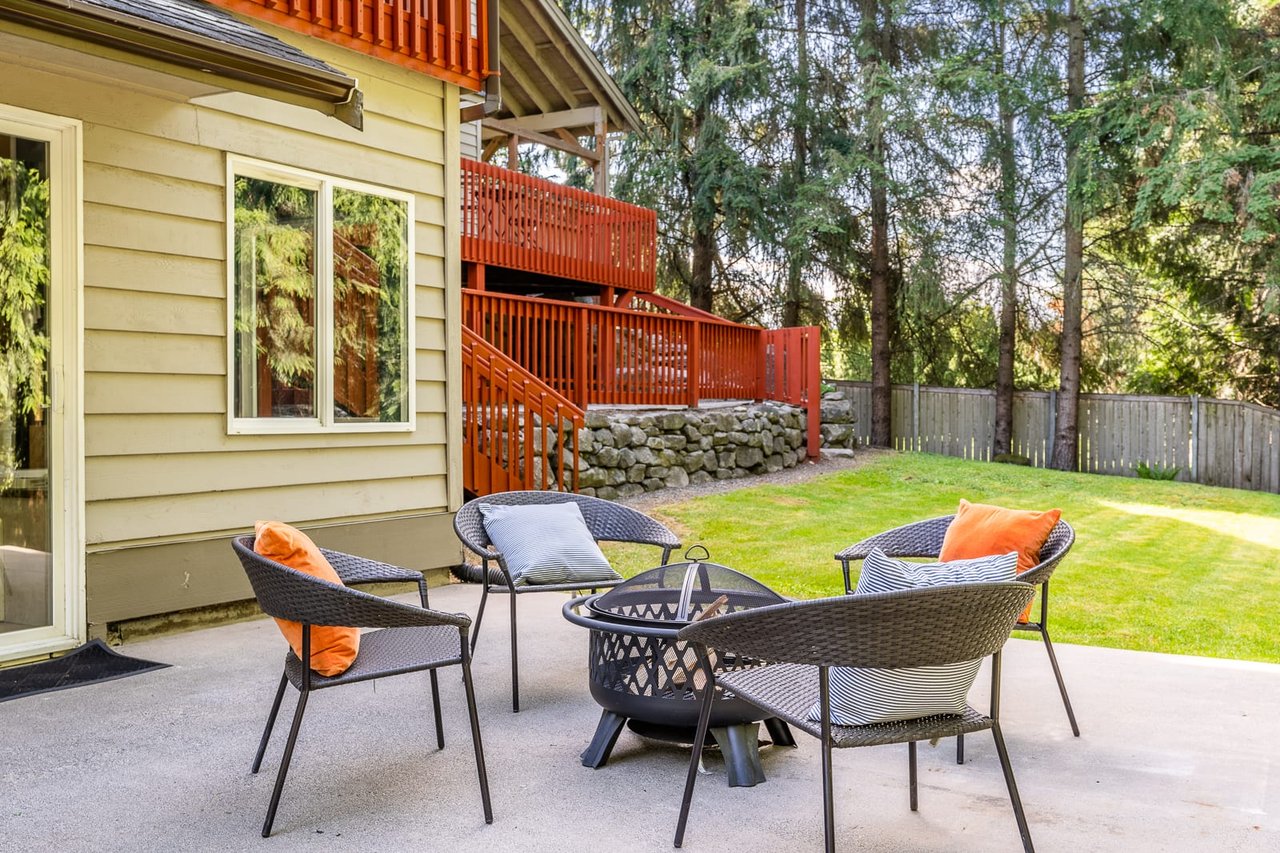 Spacious Duvall Residence