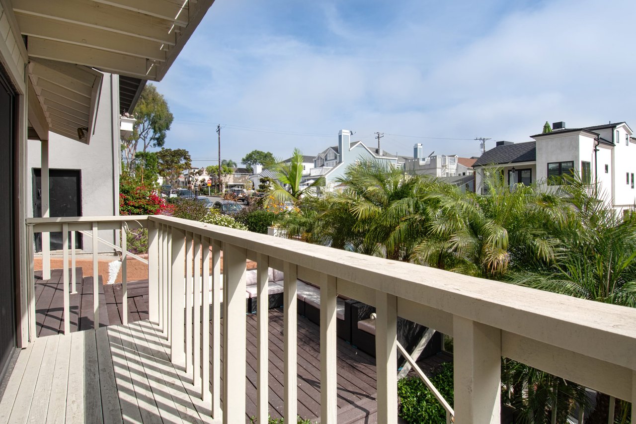 405 Heliotrope Avenue
