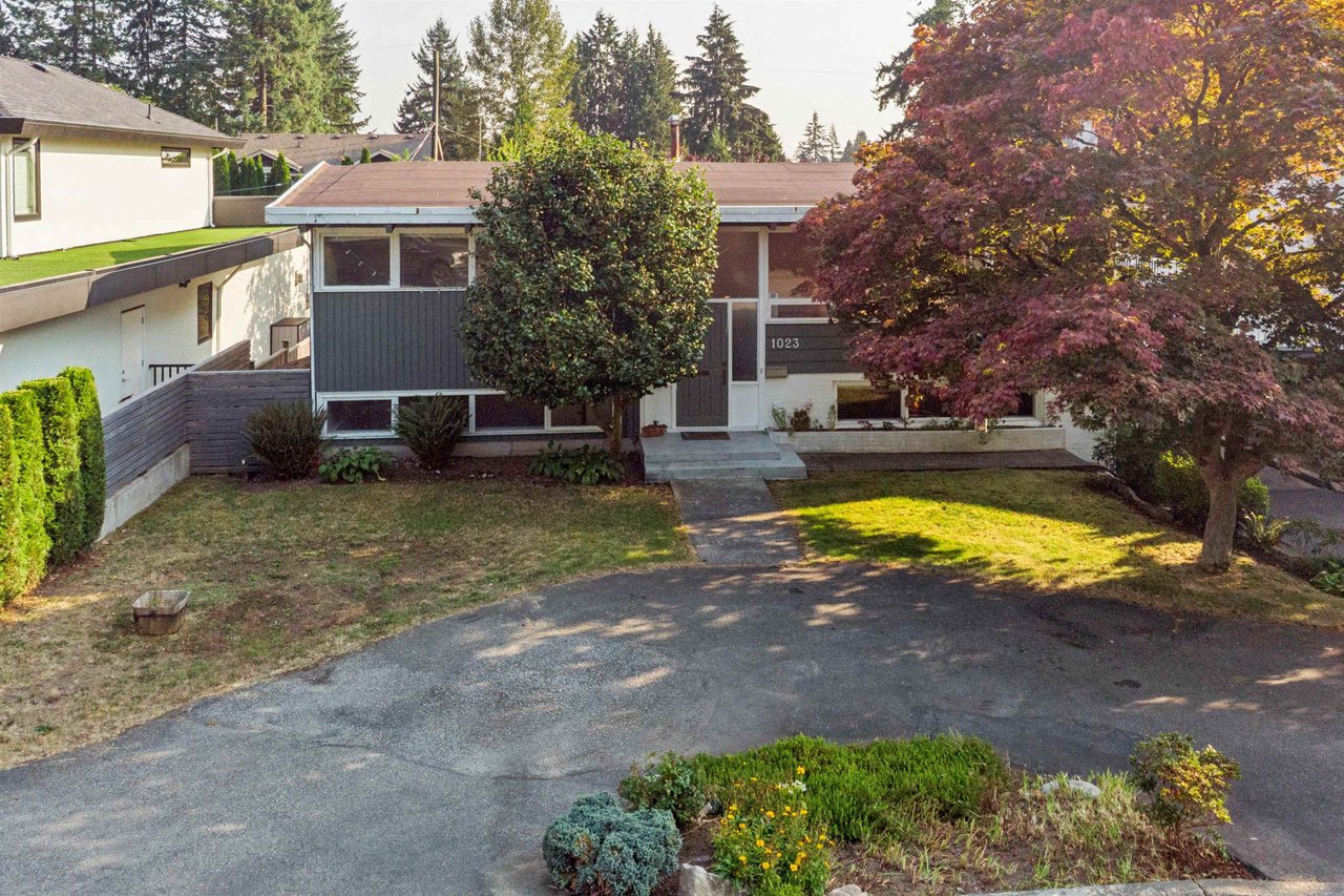 1023 Arlington Cres