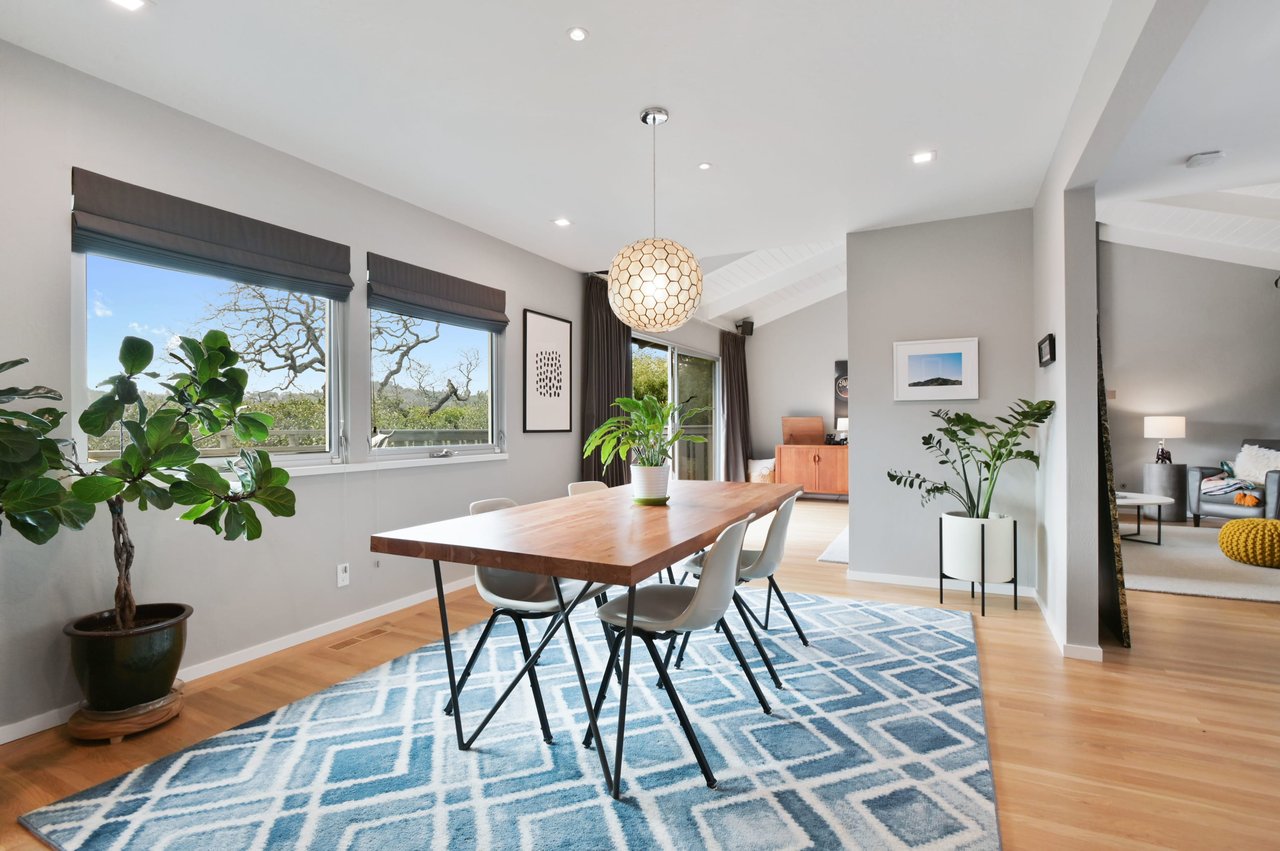 33 Bonnie Brae Dr