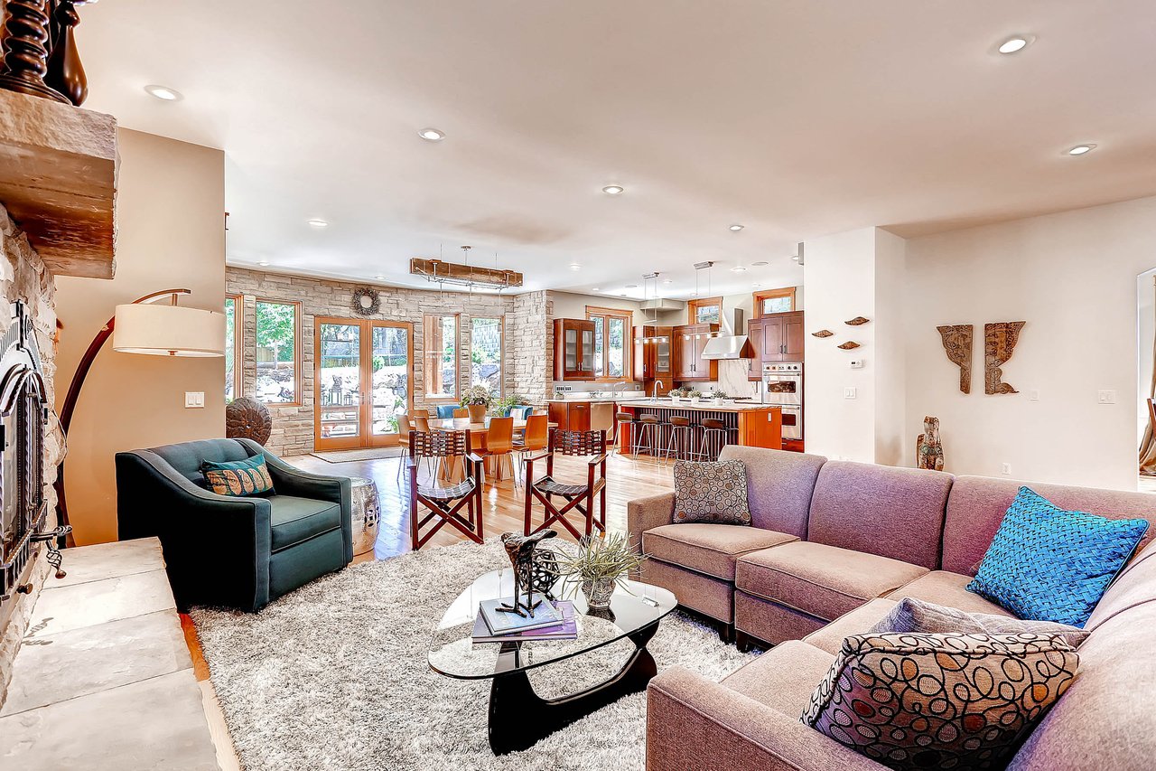 1052 Rosehill Dr