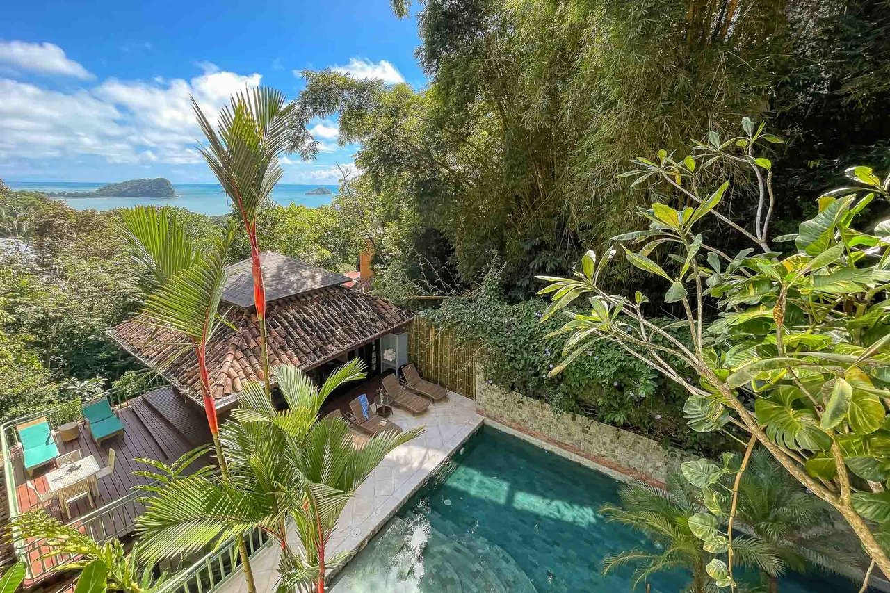 Balinese Tropical Rental Villa, Manuel Antonio, Puntarenas