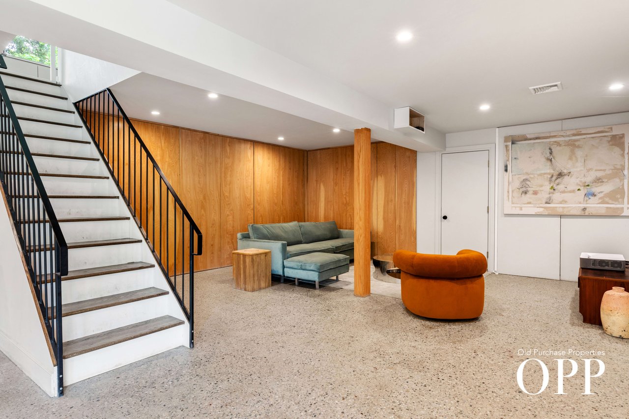 HIGHEST SALE ON HIGHVIEW BOULEVARD