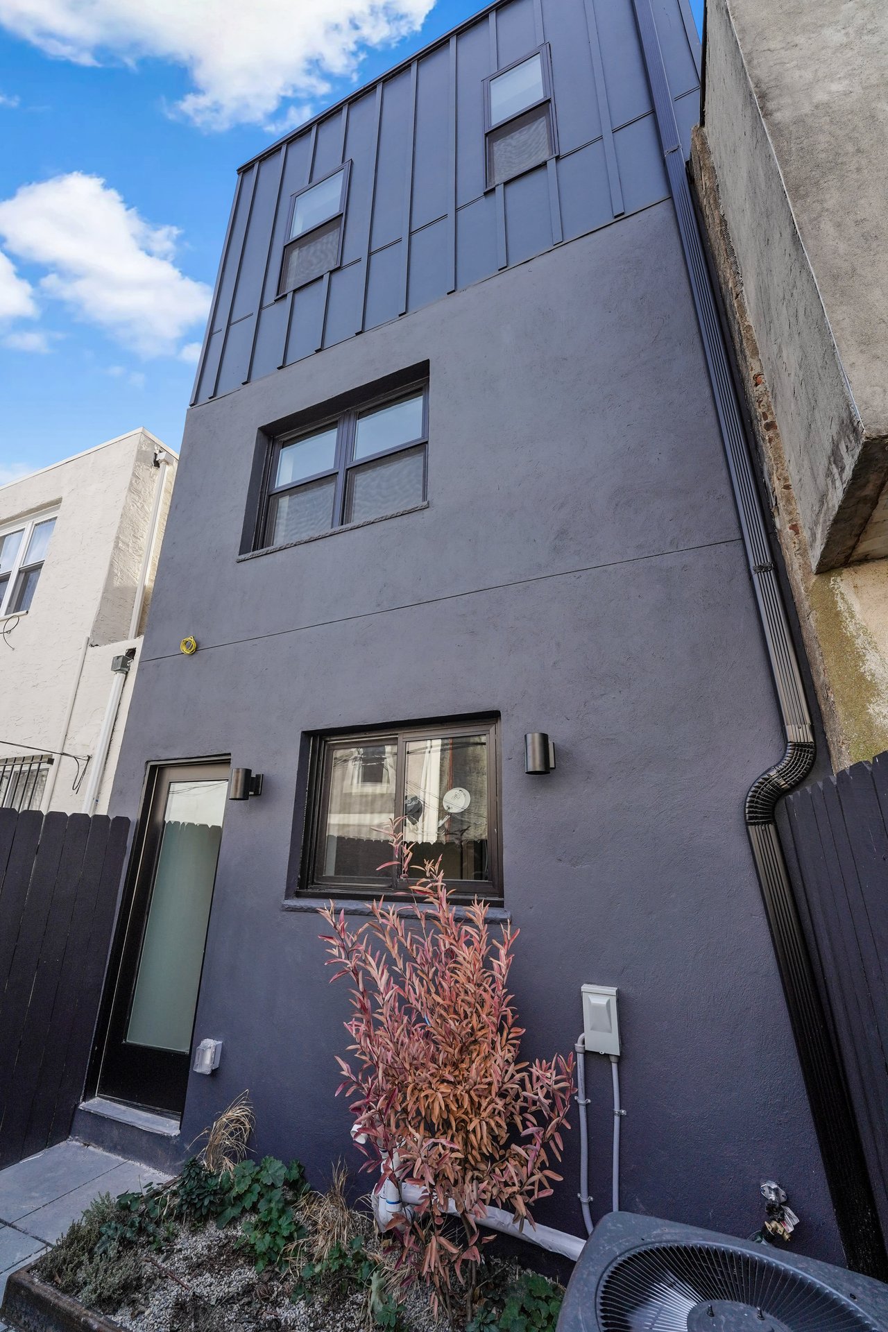 833 McClellan Street