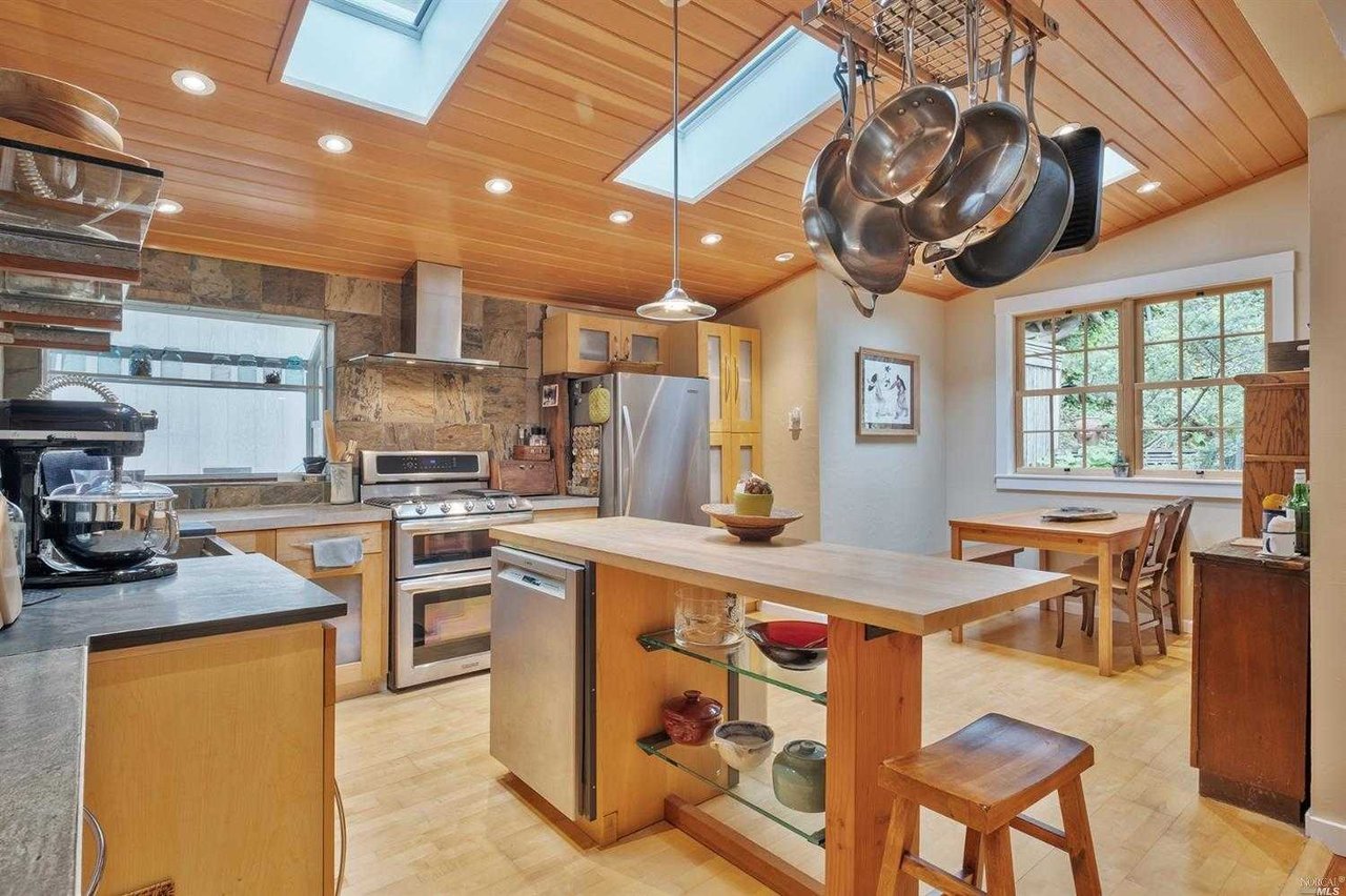 135 Tamalpais Rd