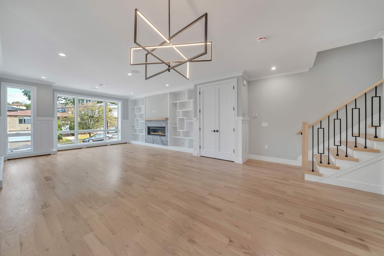 220 E Central Blvd