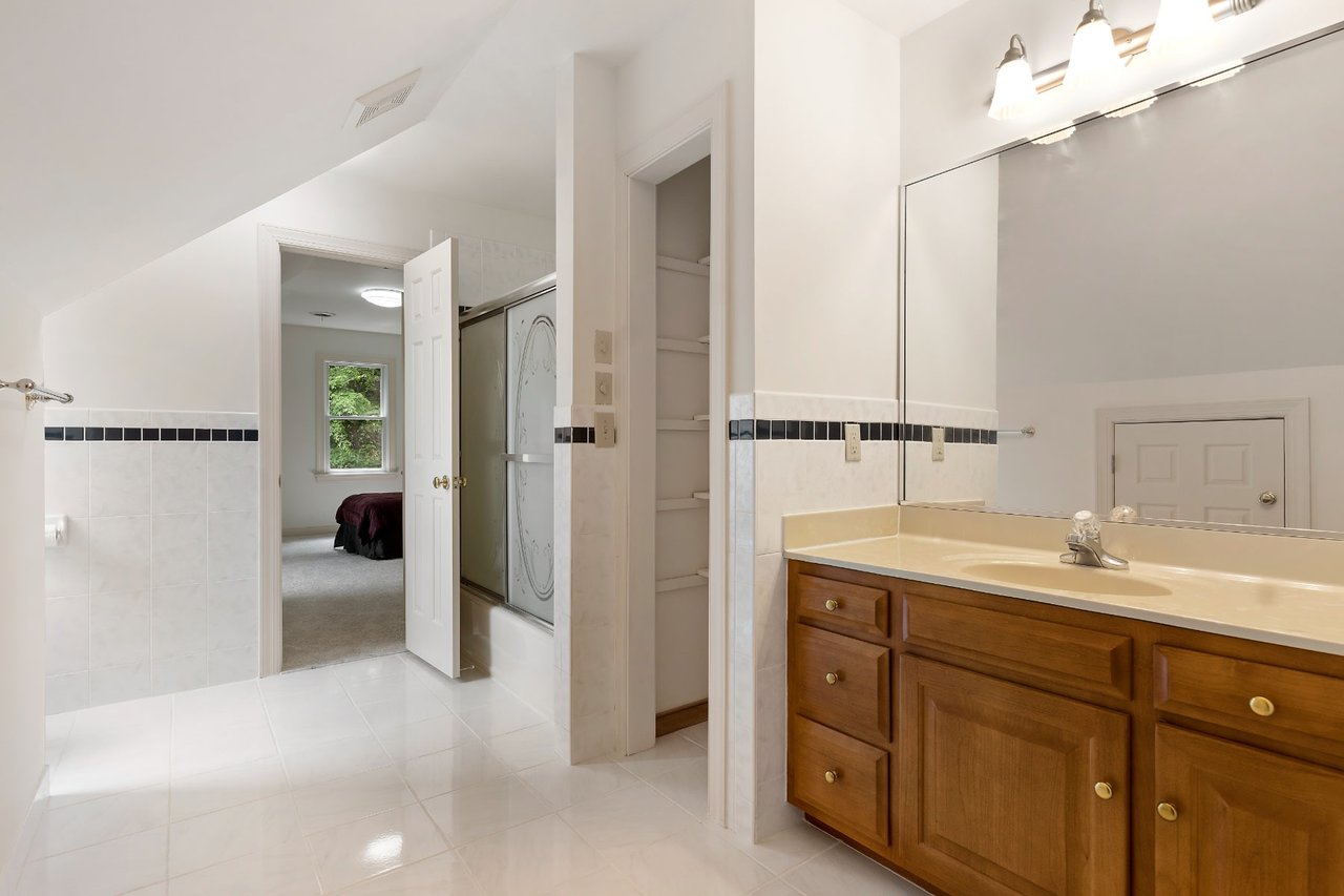 3328 Robious Forest Way