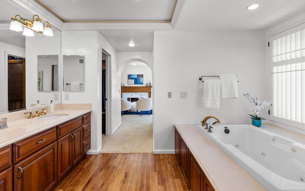 16 Quarterhorse Lane