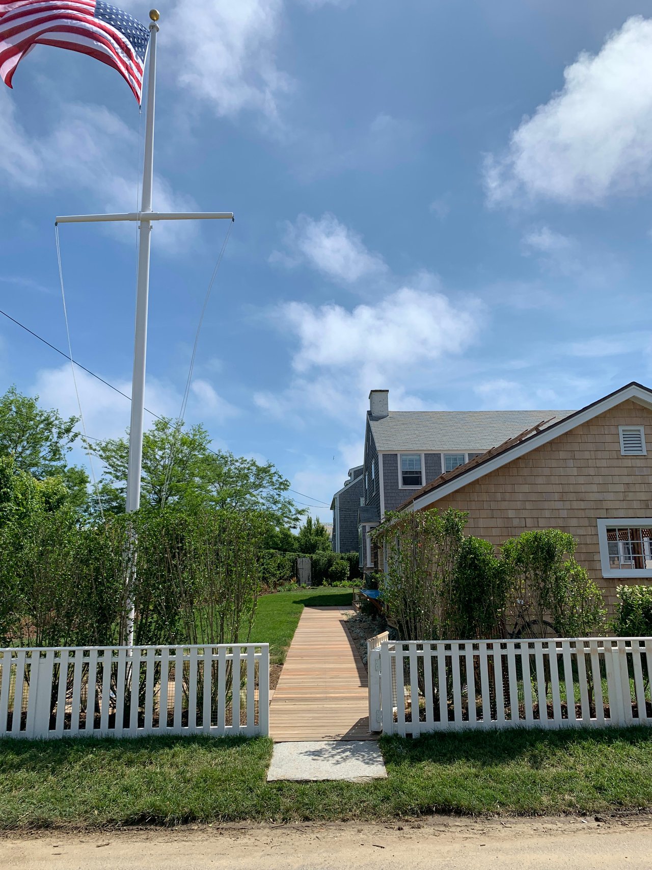 66 Hulbert Ave - Gray Goose