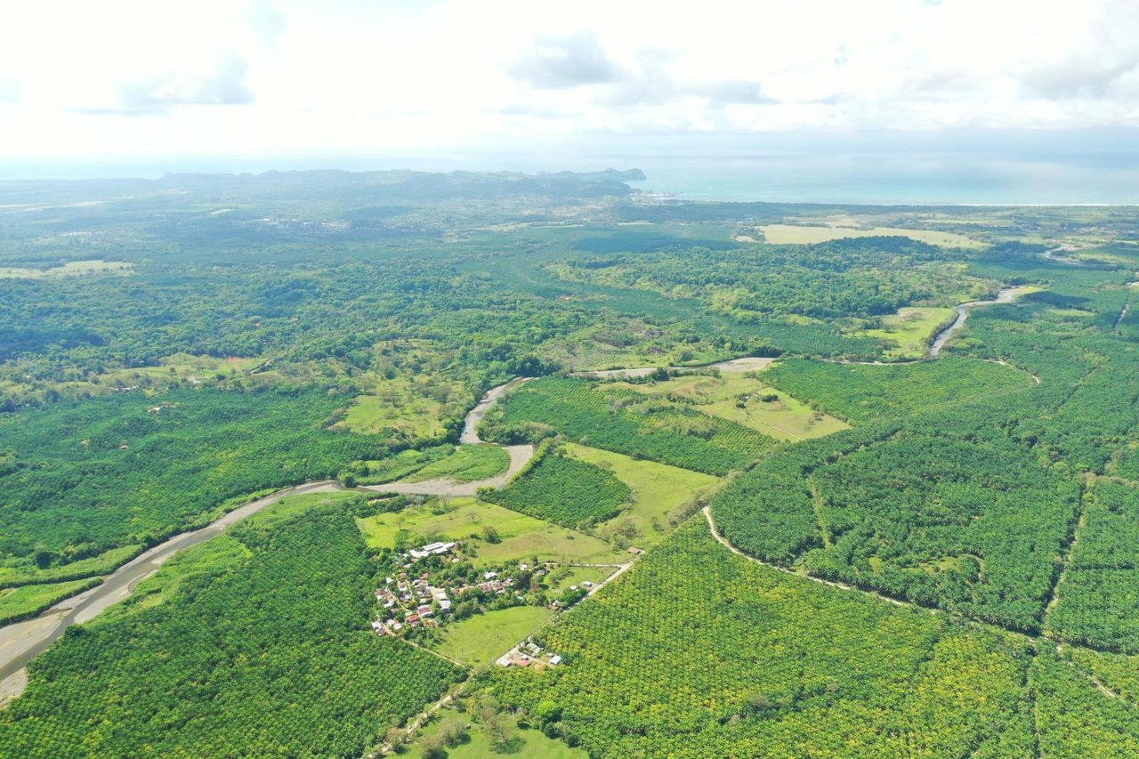 Ocean view land 286 acres near Quepos