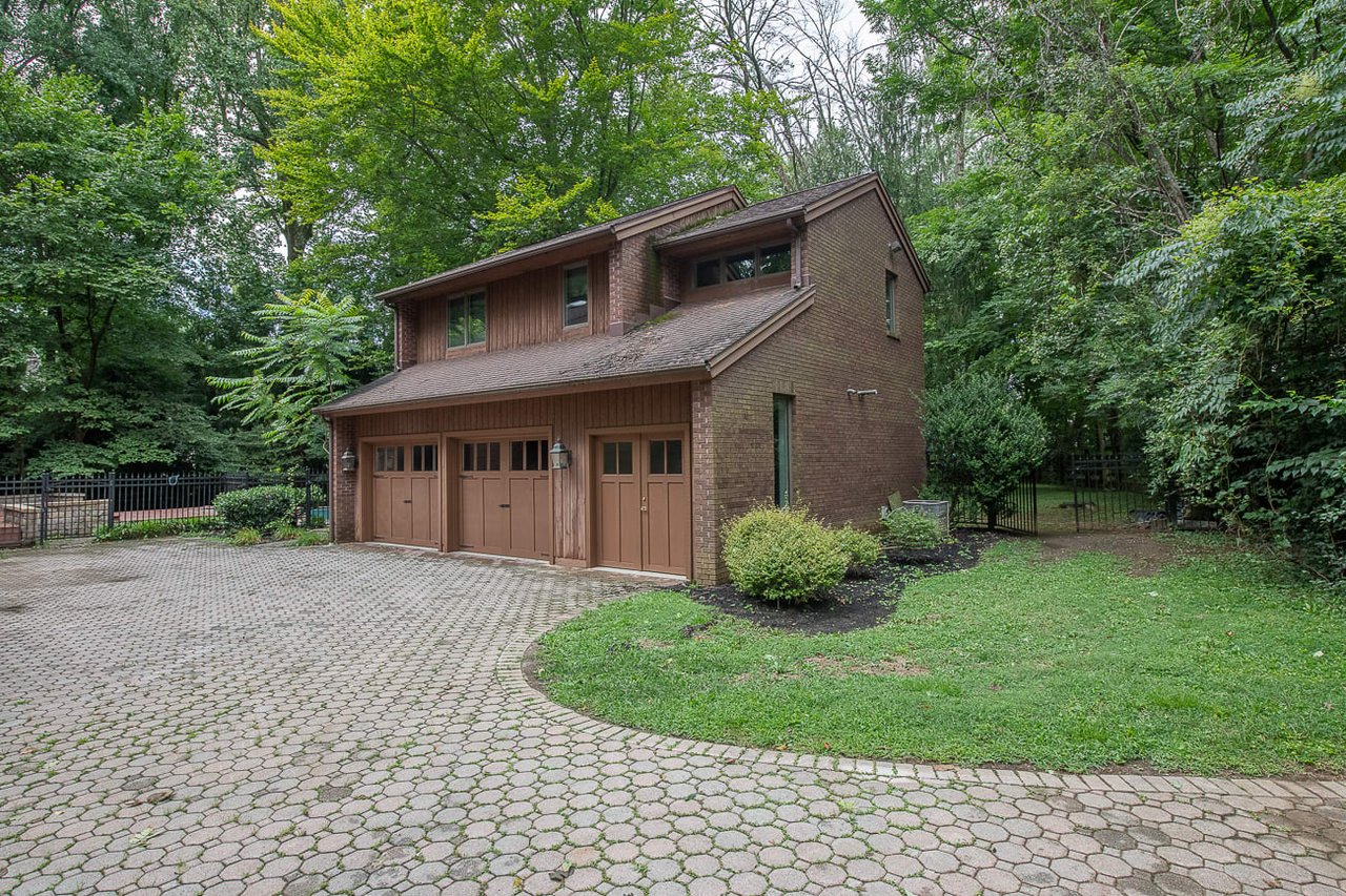 Bryn Mawr Custom Contemporary