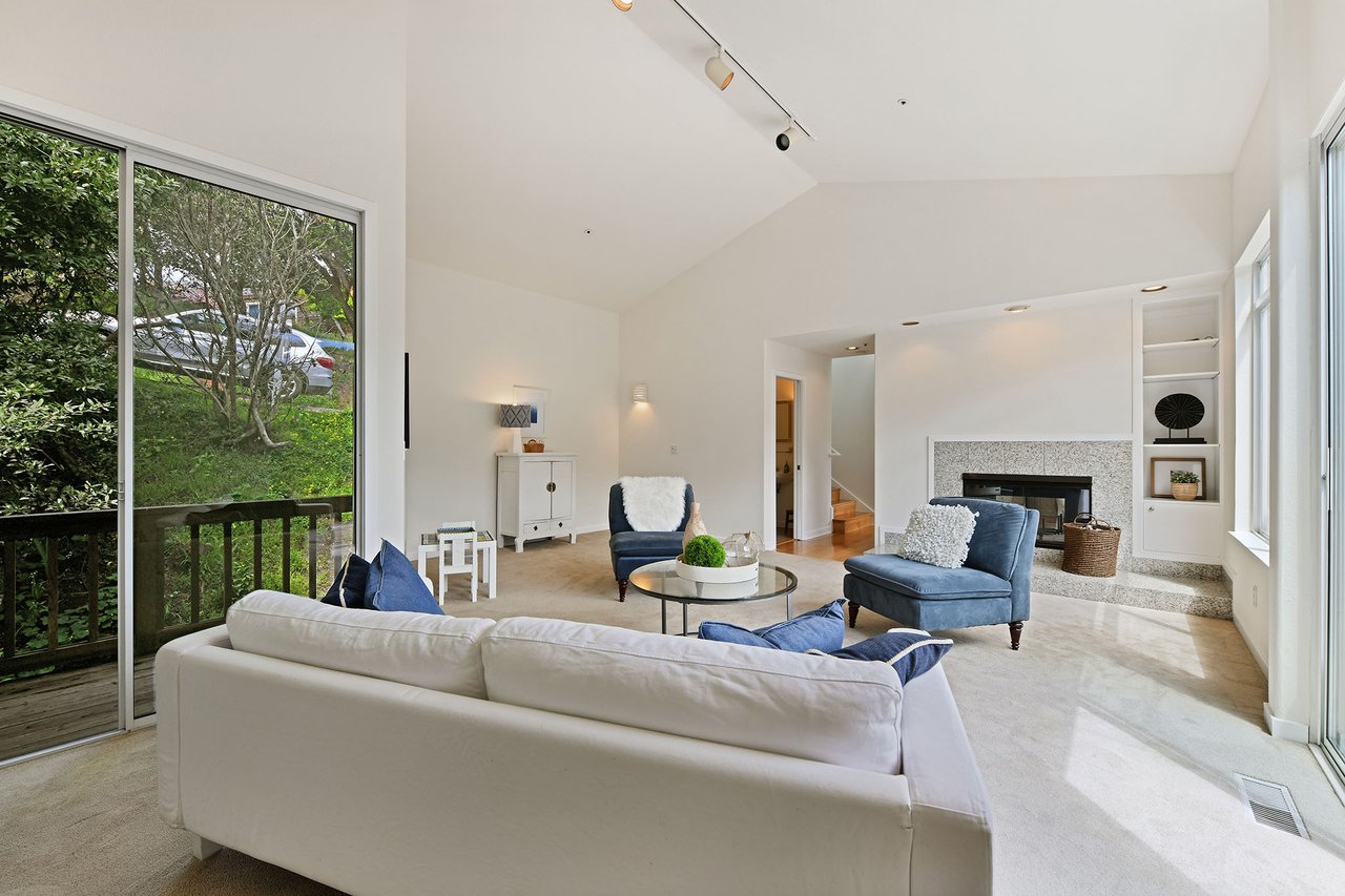  483 Green Glen Way