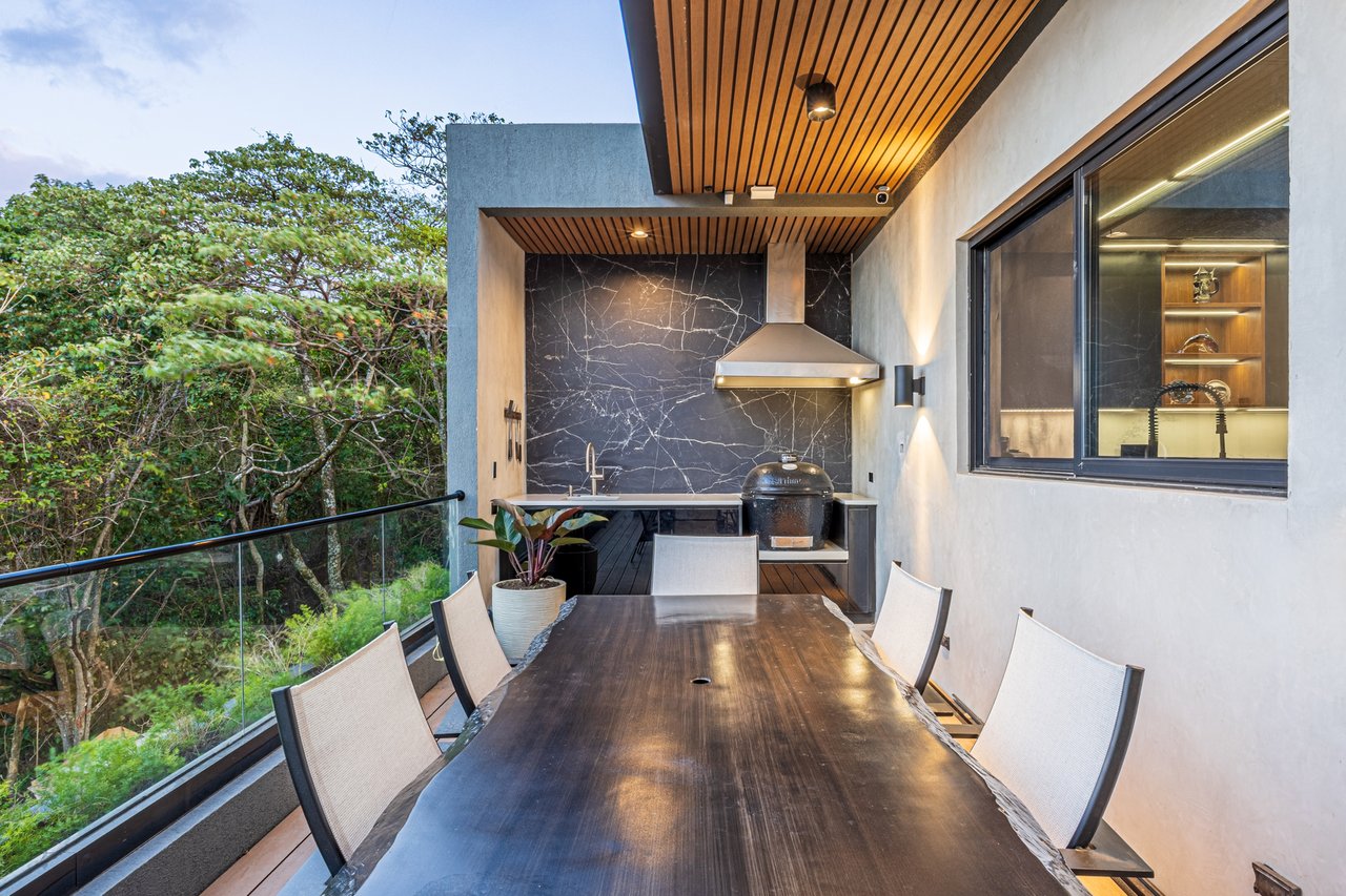 Panoramic City View Estate Home, Escazu, San Jose