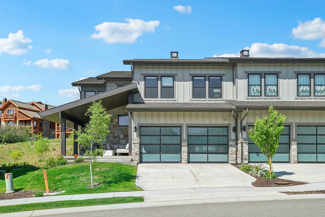 9957 N Meer Circle