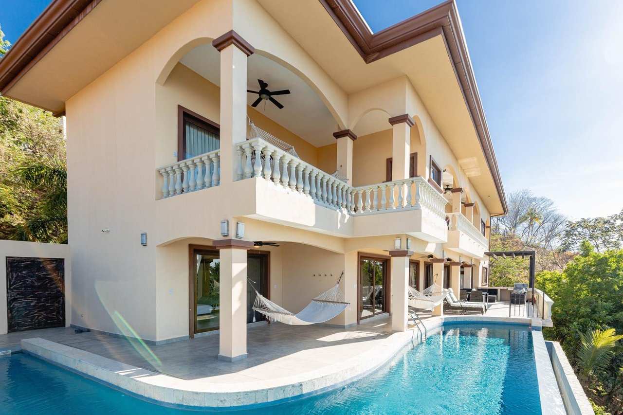 Luxury 6 BR Villa in Flamingo, Incredible Views | Starting At $1,350.00 Daily