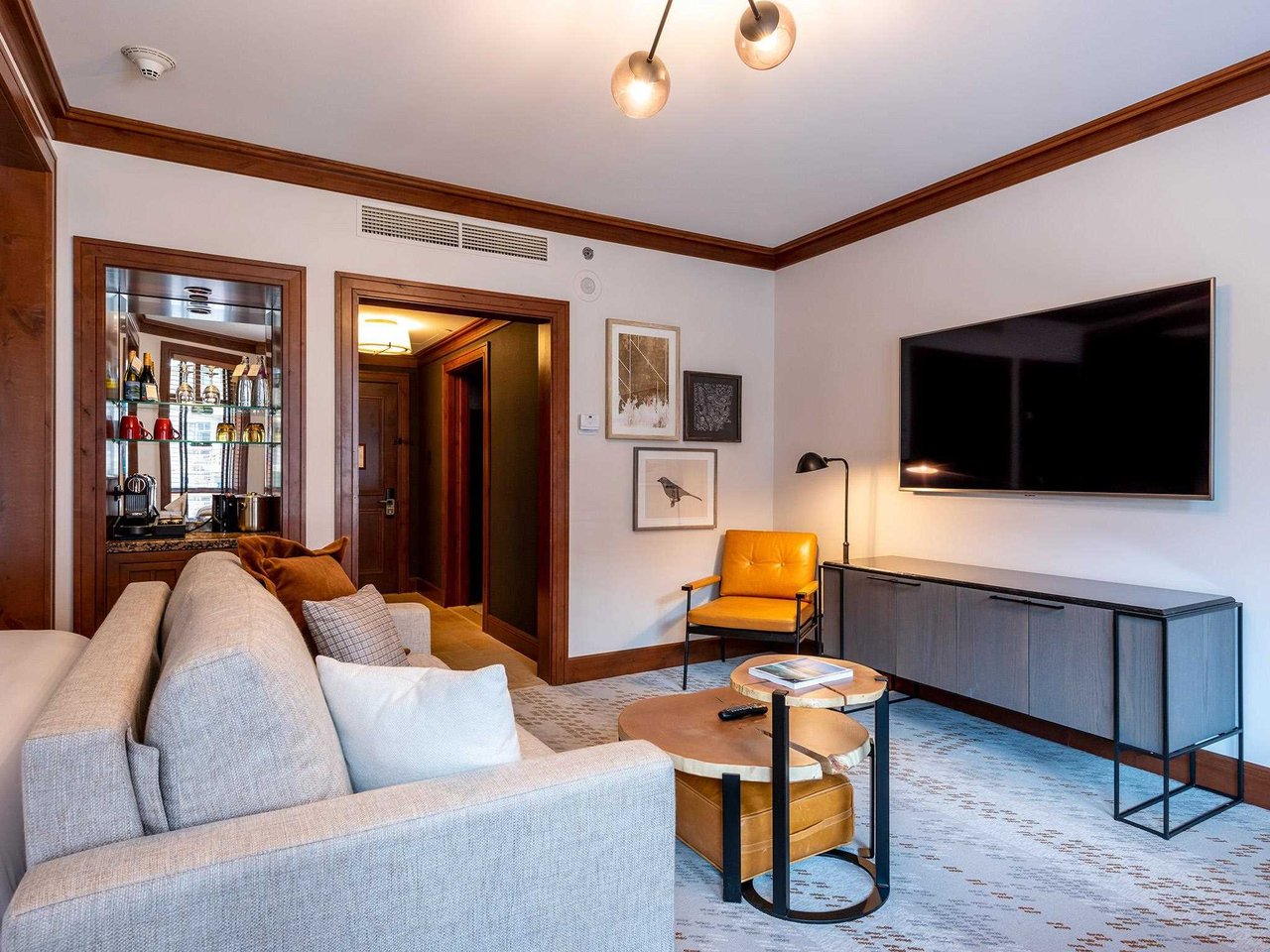 557-4591 Blackcomb Wy