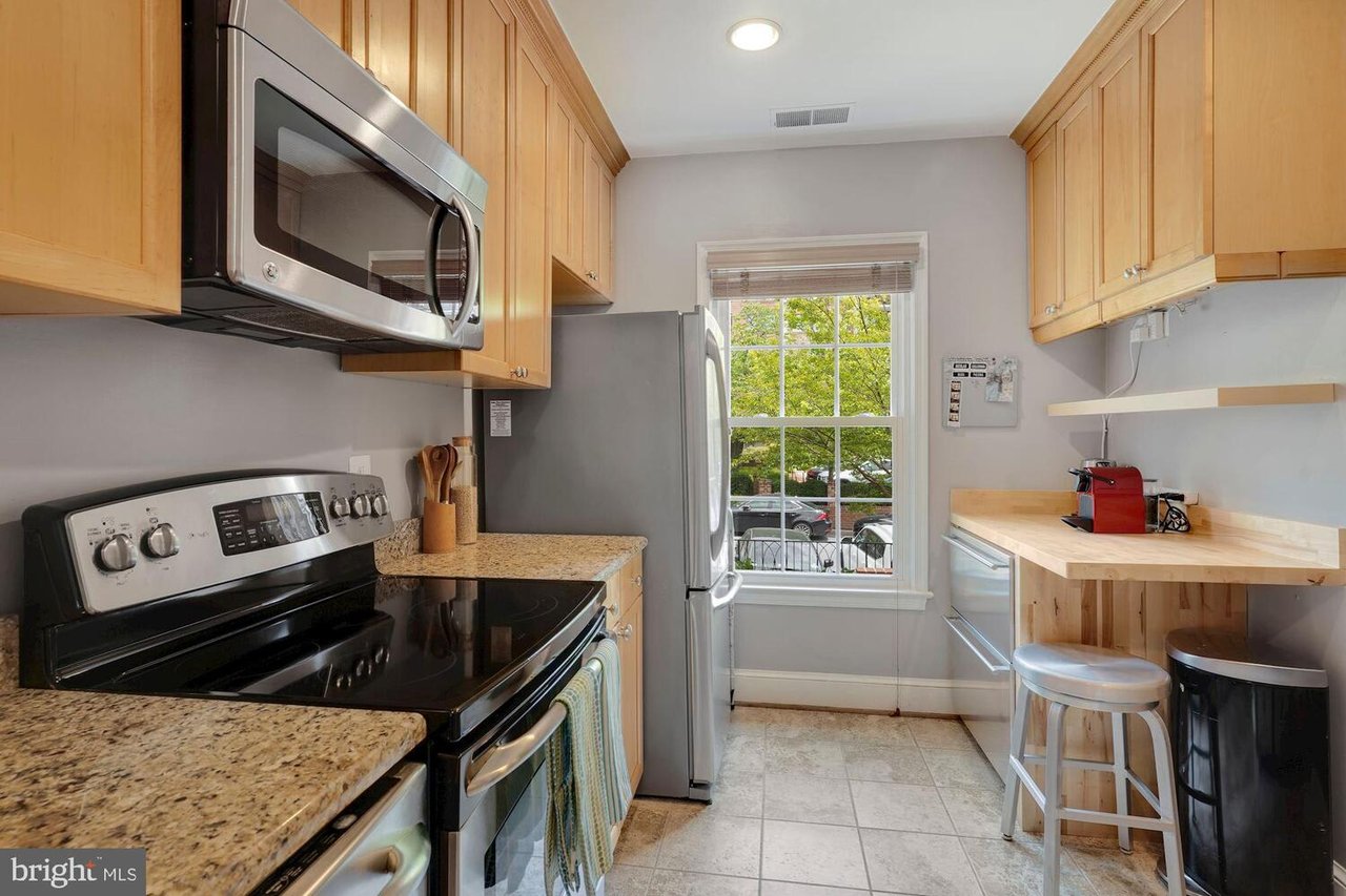 3275 Sutton Pl NW, #B