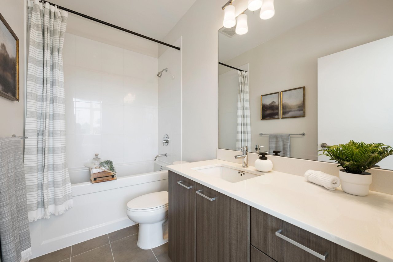 303-2955 Atlantic Avenue, Coquitlam