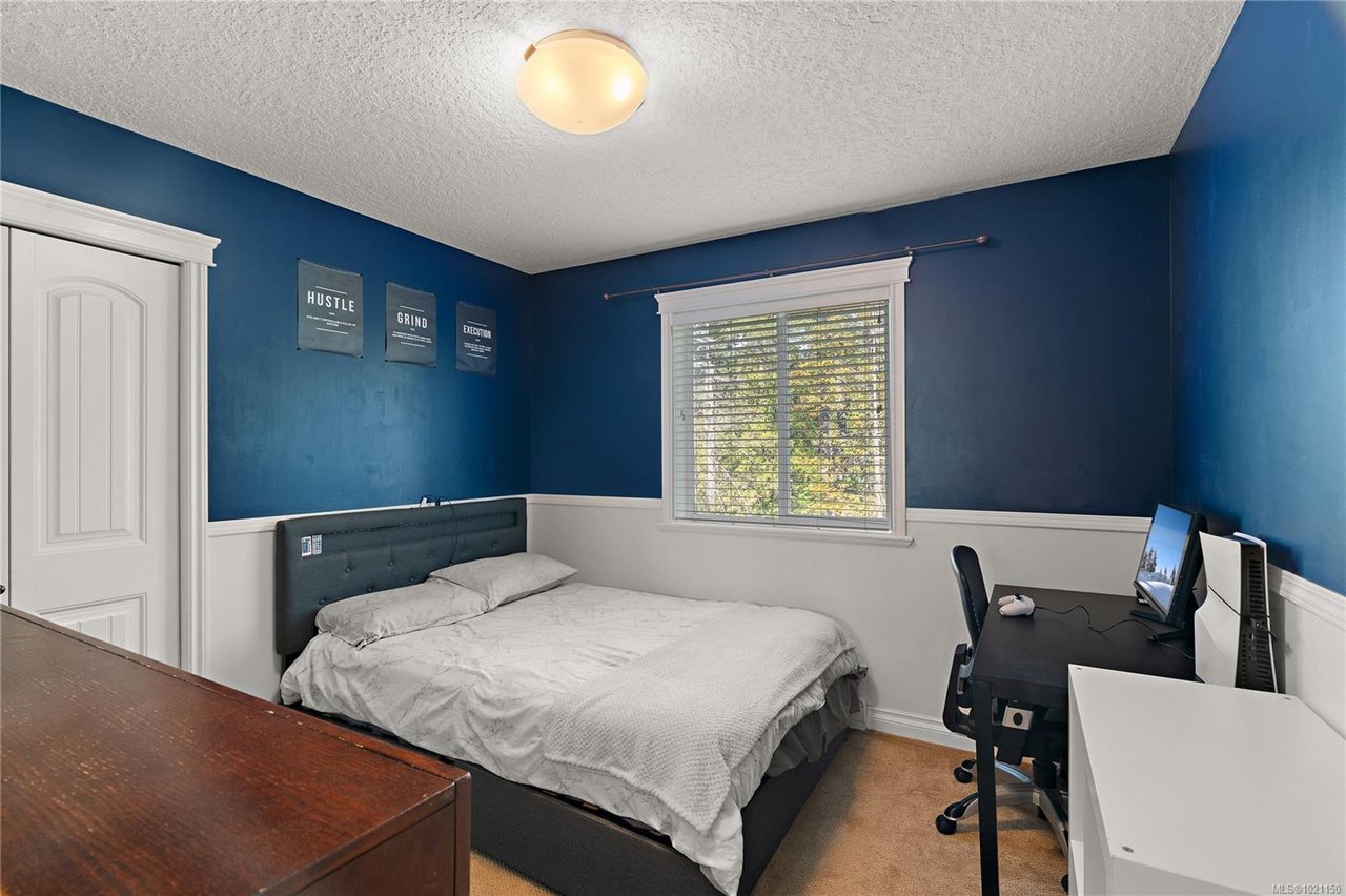 768 Hanbury Pl
