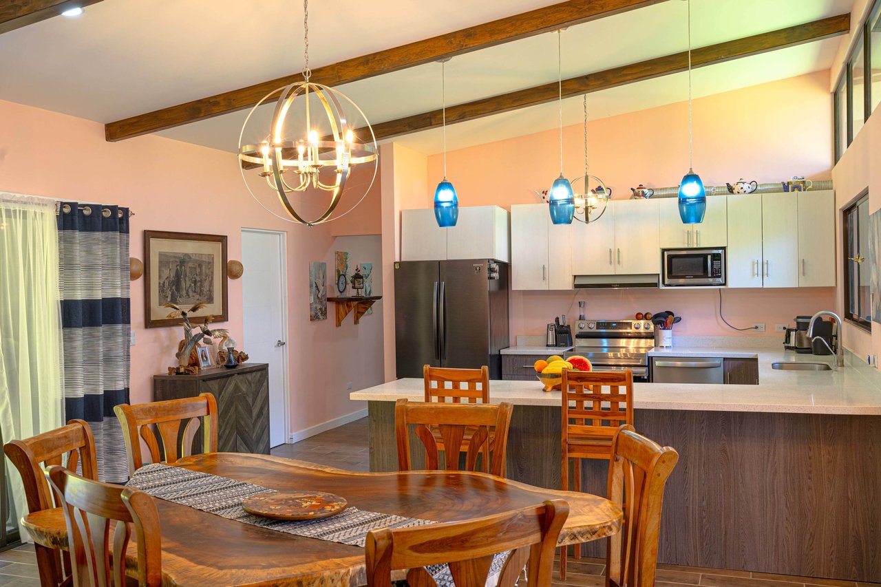 Three home stunning estate close to Quepos