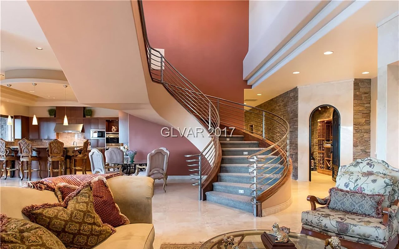 10 Reasons to Love 2872 Quartz Canyon Drive in Henderson, NV