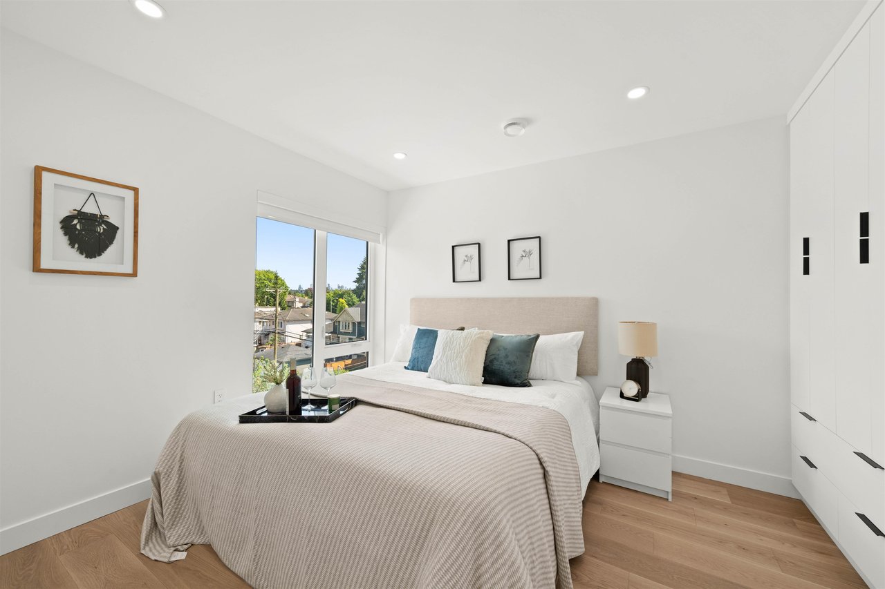 2418 Victoria Dr