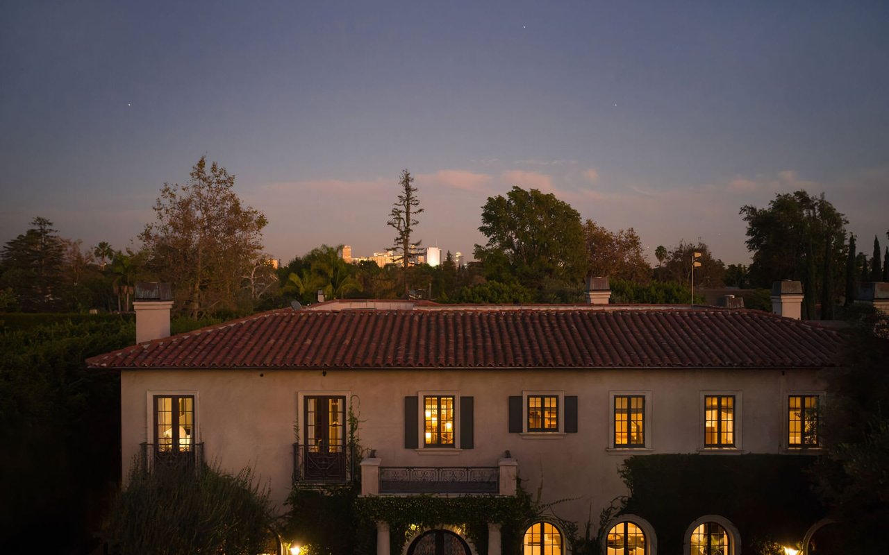 Buying a Home in Hancock Park