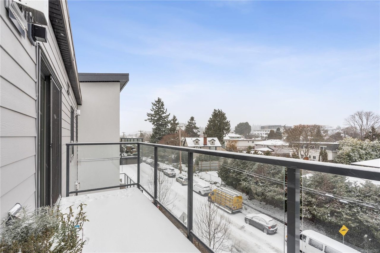 401-835 Dunsmuir Rd
