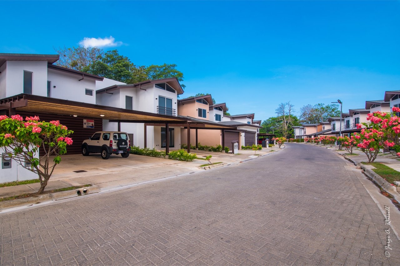 Tropical Income Generating Villa, Jaco, Puntarenas