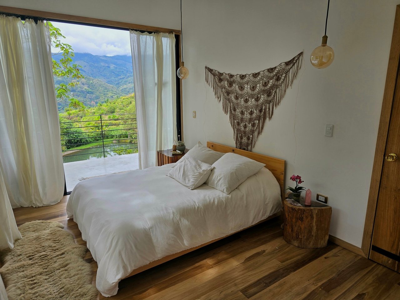 Private Lake Mountain Sanctuary, Perez Zeledon, San Jose