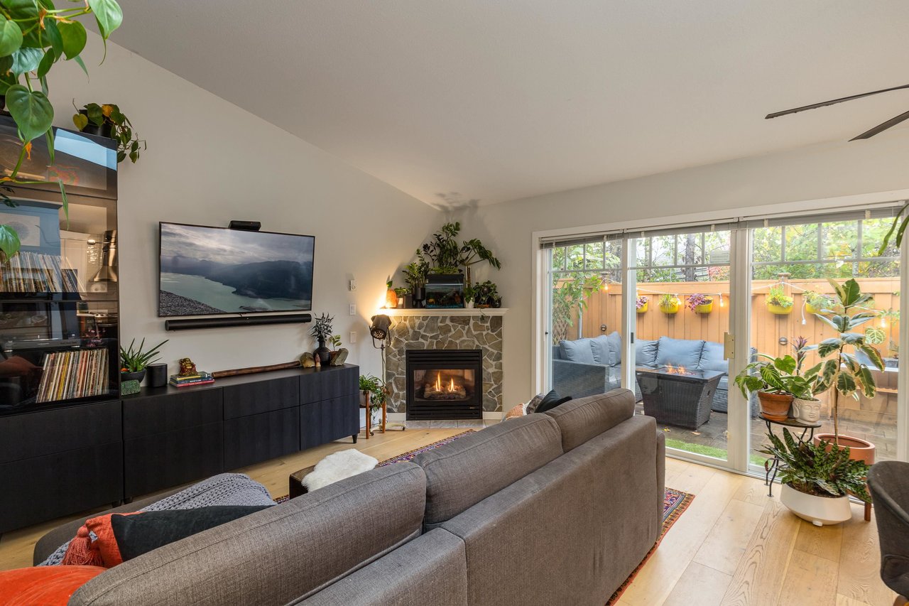 89-1821 Willow Cres