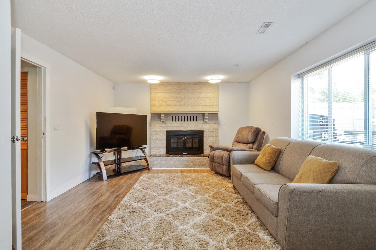 26773 32 Ave