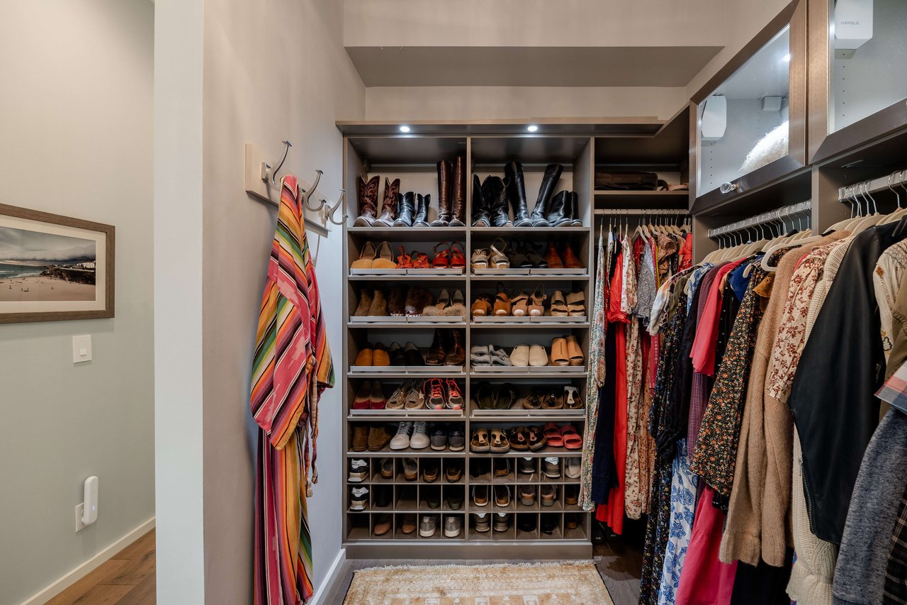 608 W Annie St # B