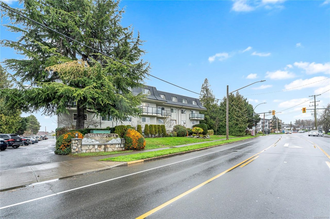 10-840 Craigflower Rd
