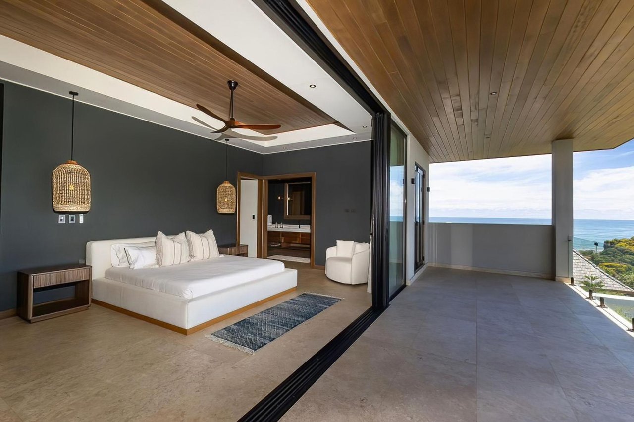 Solar Powered Oceanview Estate, Dominical, Puntarenas