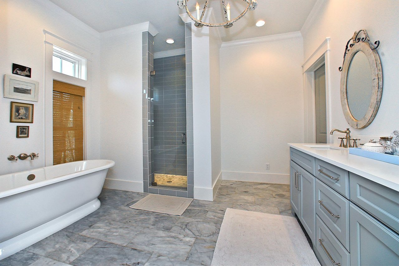 Private Offering in The Retreat