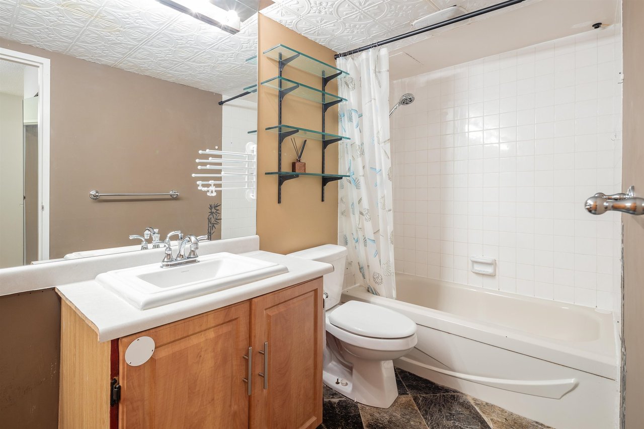 124-8411 Ackroyd Rd