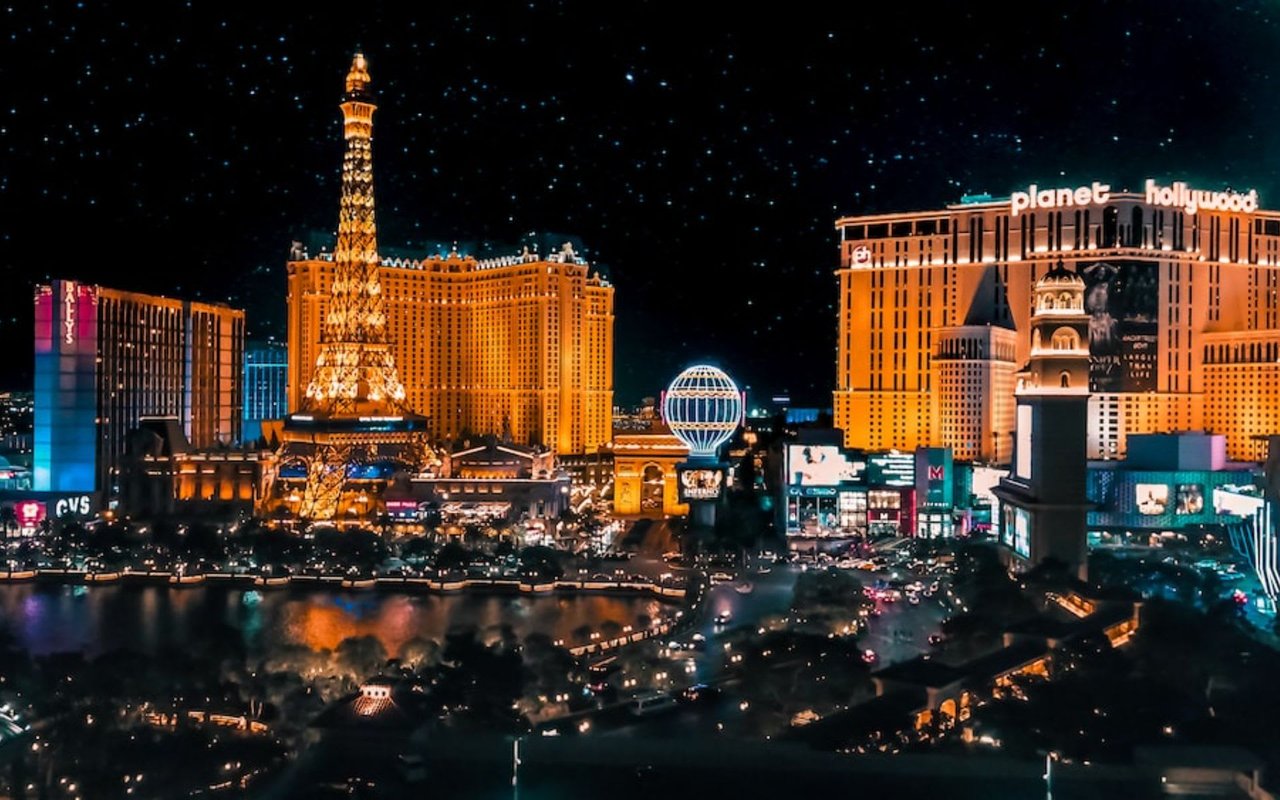 Honest Pros and Cons of Living on the Las Vegas Strip