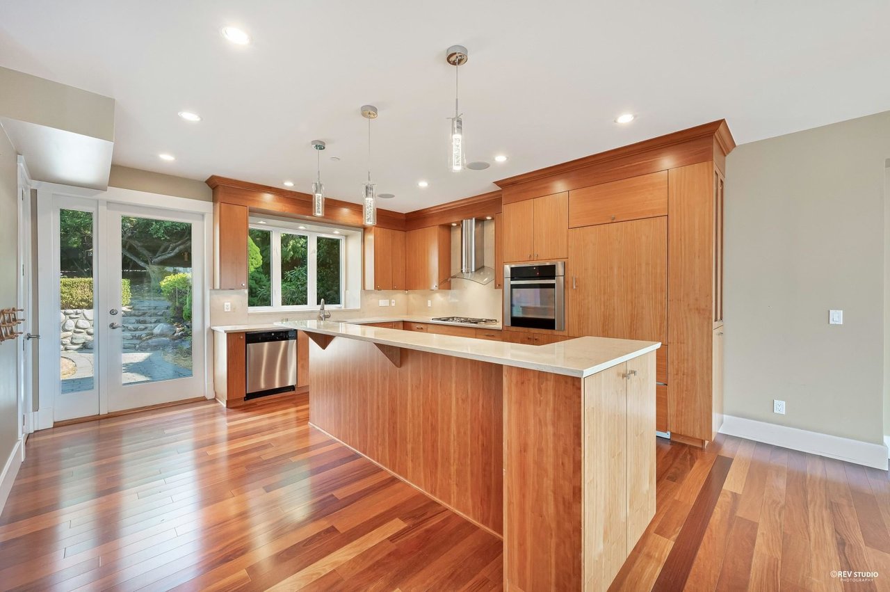 1141 Lawson Ave