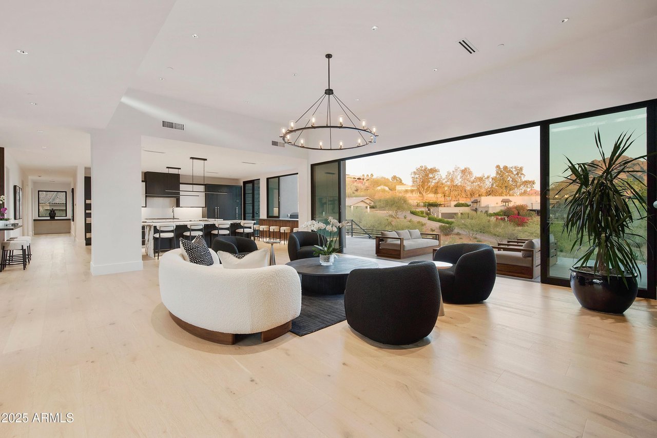 4117 E Keim Dr