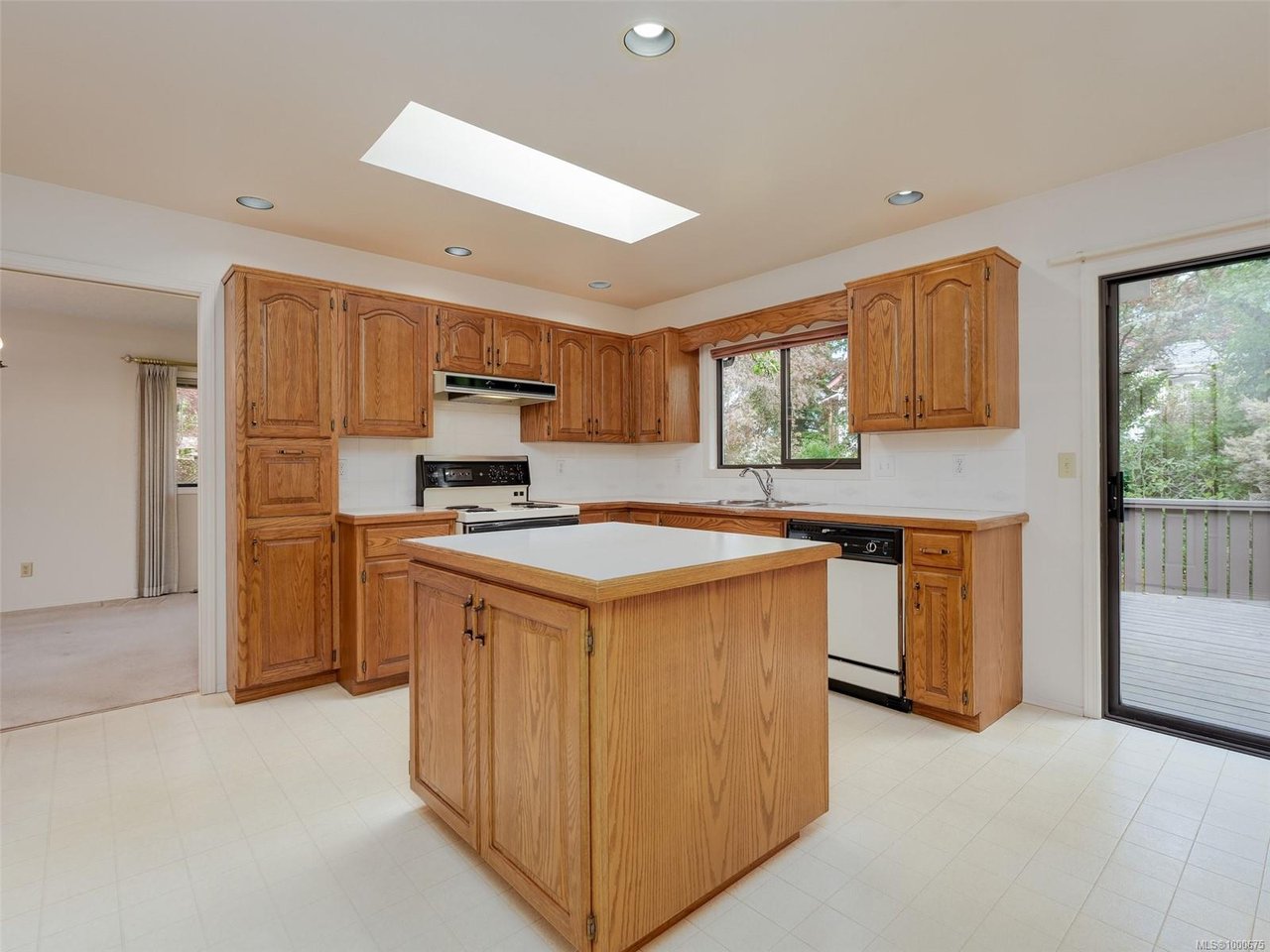 102 High St, View Royal