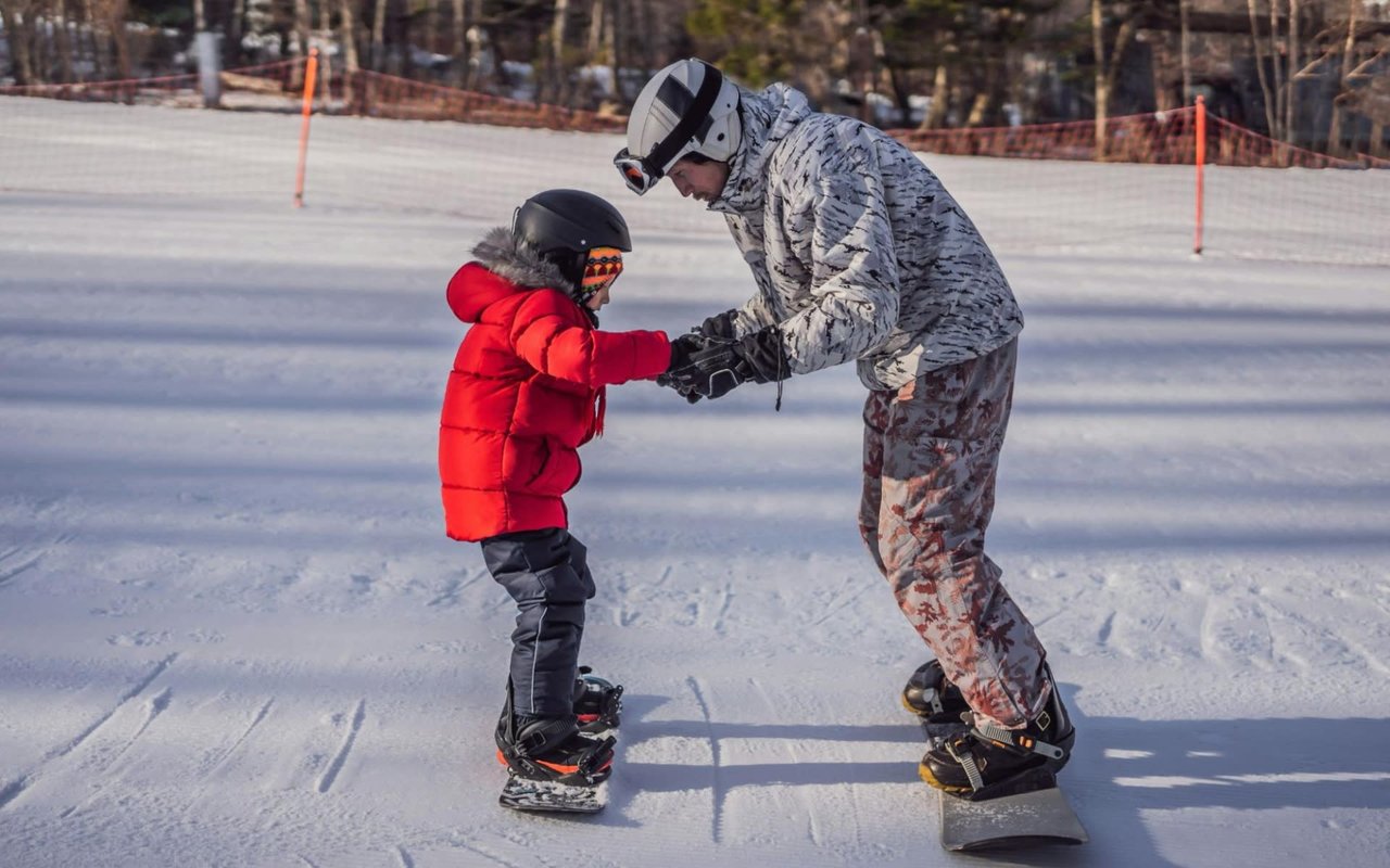 Snowboarder's Bucket List: Must-Visit Spots and Activities in Aspen