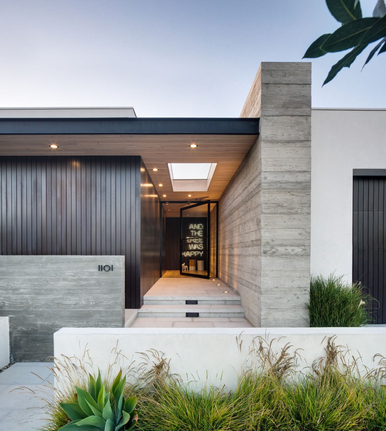 1101 White Sails Way