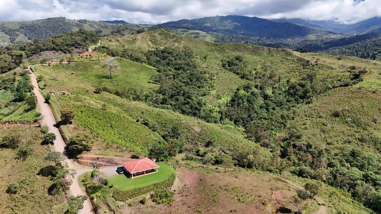 River and Waterfall Ranch, Perez Zeledon, San Jose