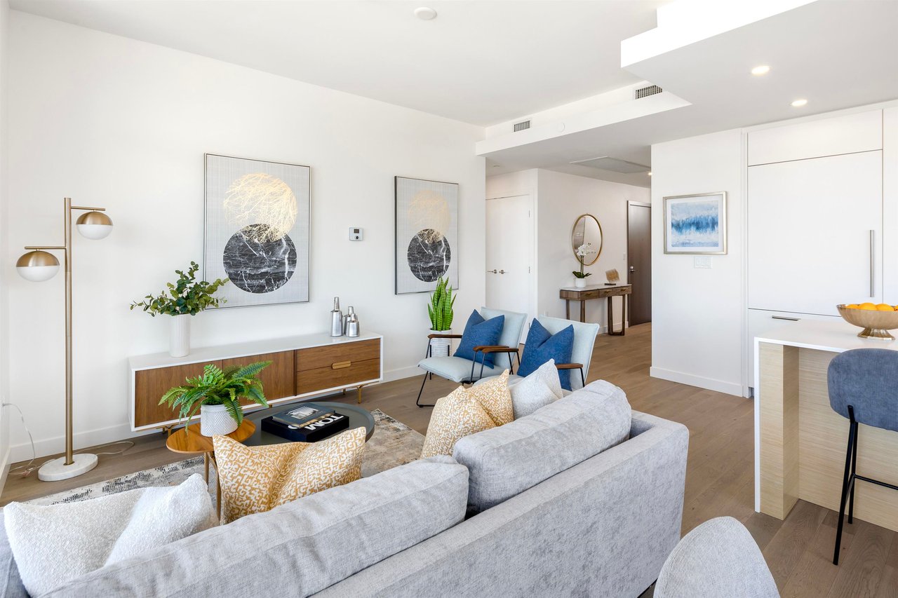 2301-200 Klahanie Ct