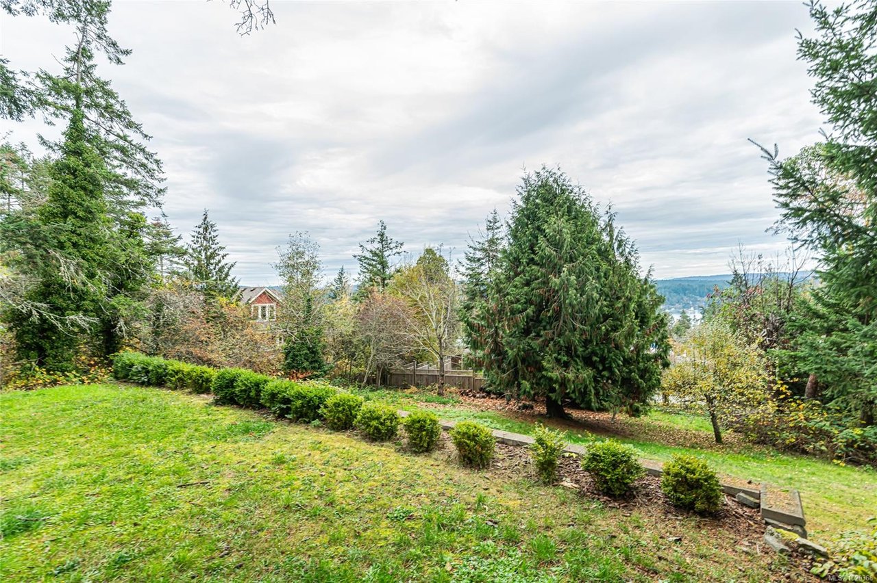 140 Mt. Baker Cres