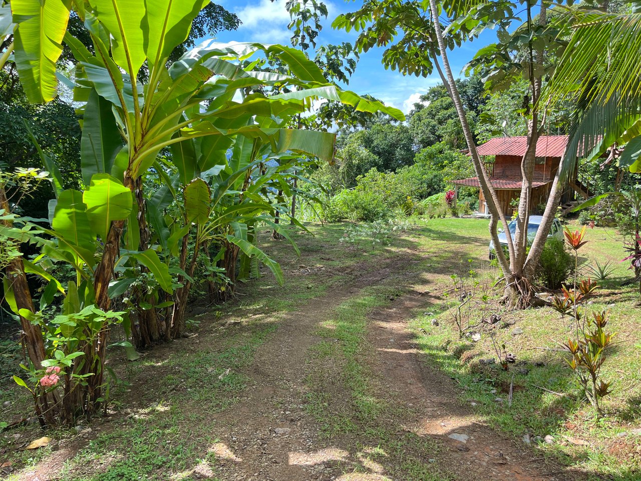 Costa Azul 120-degree Mountain View House With Costarican Wooden House as Lagniappe.